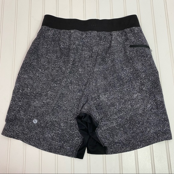 Lululemon T.H.E. Short *Linerless 7"
White Noise Alpine White Black Size Small - Picture 4 of 7